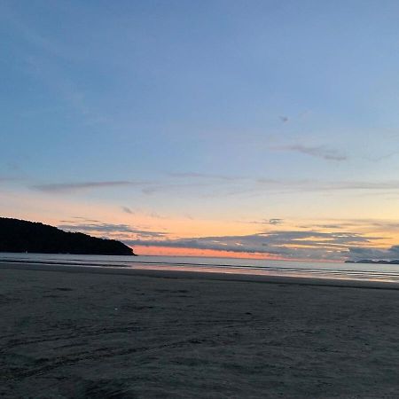 Apto Moderno E Completo A 50M Da Praia Villa Bertioga Luaran gambar