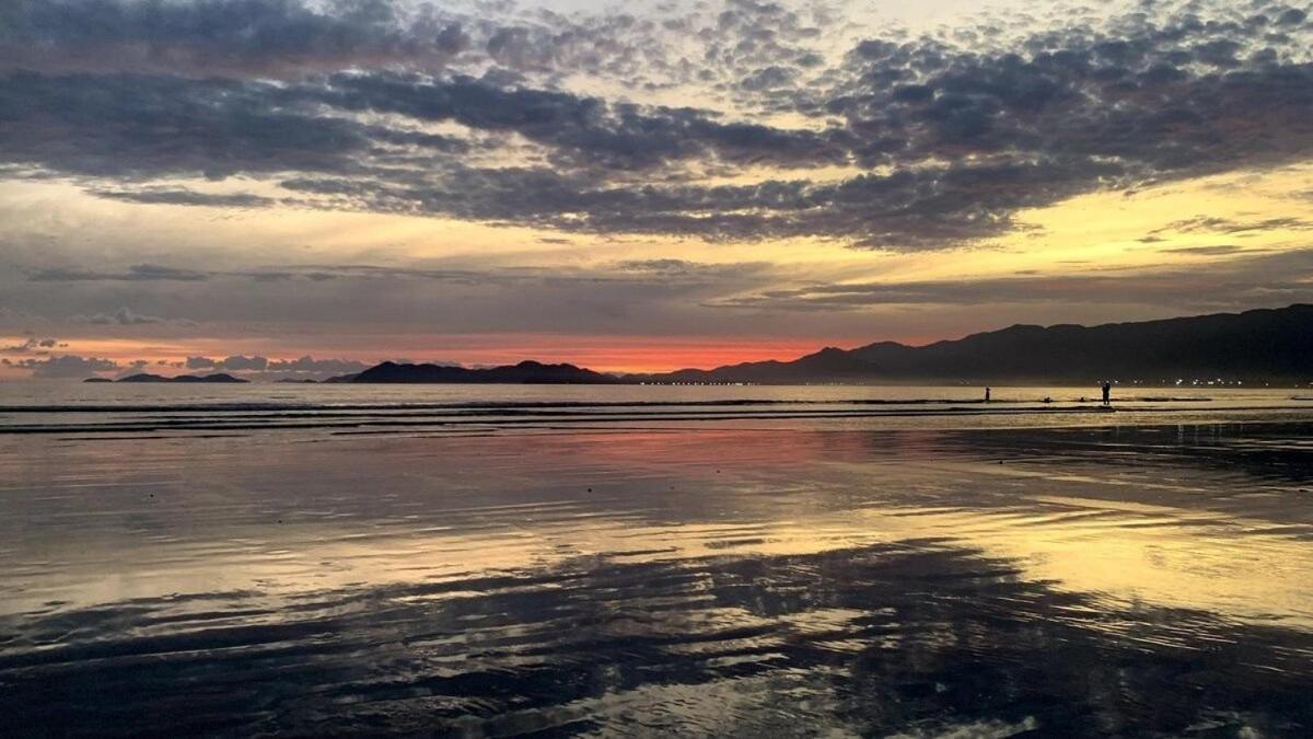 Apto Moderno E Completo A 50M Da Praia Villa Bertioga Luaran gambar